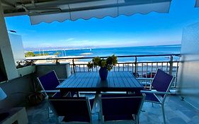Seafront One Bedroom Apartment With A Terrasse Swimming Pool And A Parking